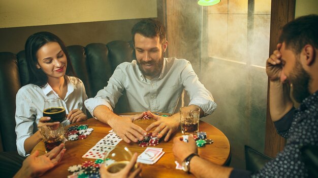 How to Play and Win at Omaha Poker